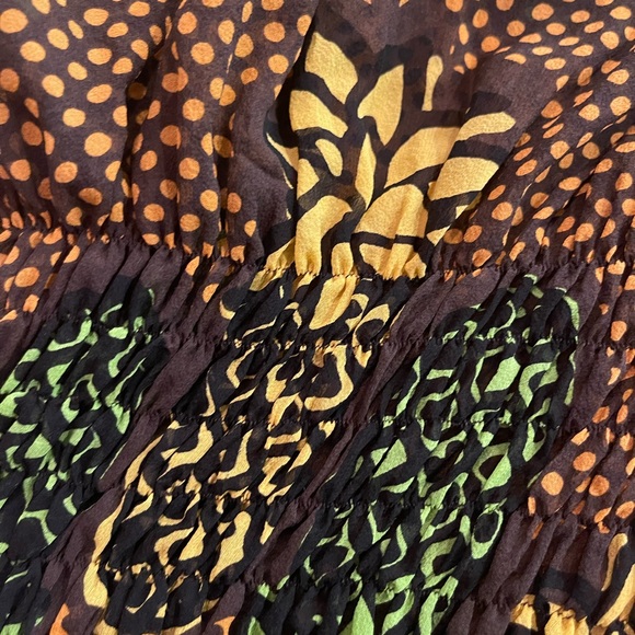 Moschino 100% silk multi-color top. Size 6. (Will fit a M/8, generous fit) - Picture 9 of 9